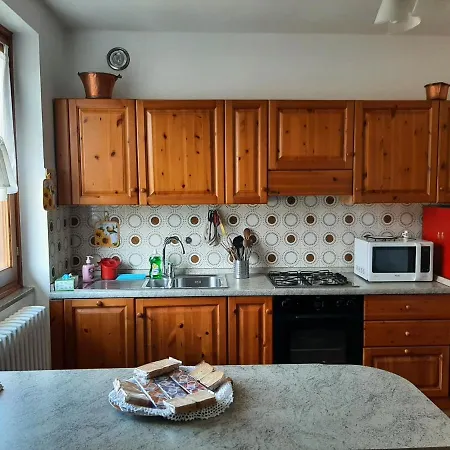 アパート Appartamento L'Ulivo Ideale Per Famiglie E Coppie,Perfetto Per Chi Percorre Il Sentiero Del Viandante *